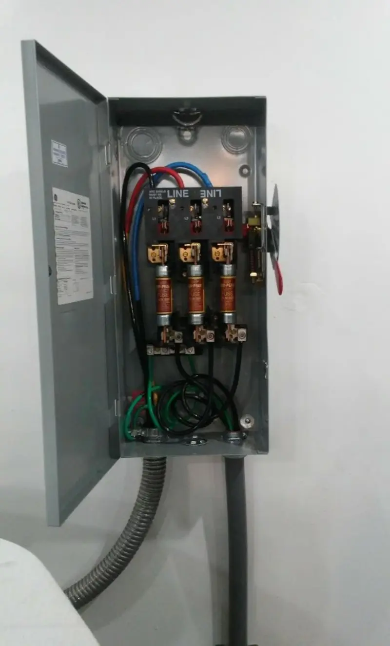 Three-phase disconnect switch installed for Electrical Wiring & Rewiring in Thruston